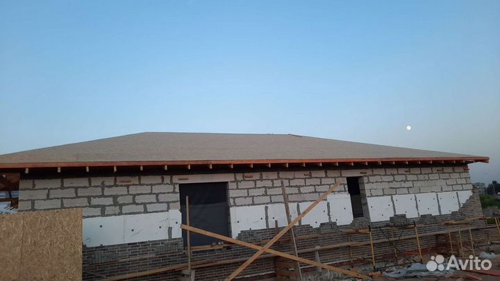 Бригада строителей