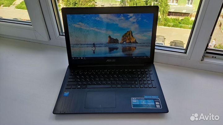 Ноутбук asus F553M
