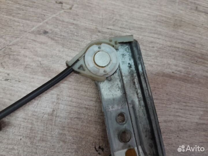 Стеклоподъемник передний правый Ford Fiesta Mk5 (2