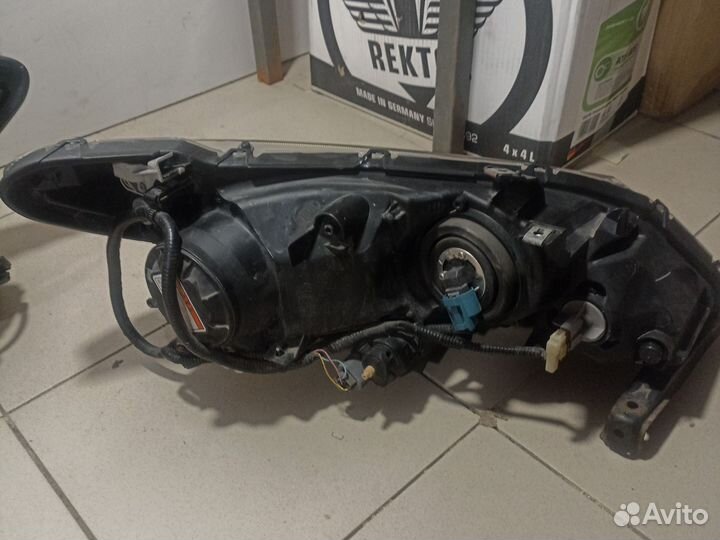 Фары комплект ксенон Honda Civic 8 4D