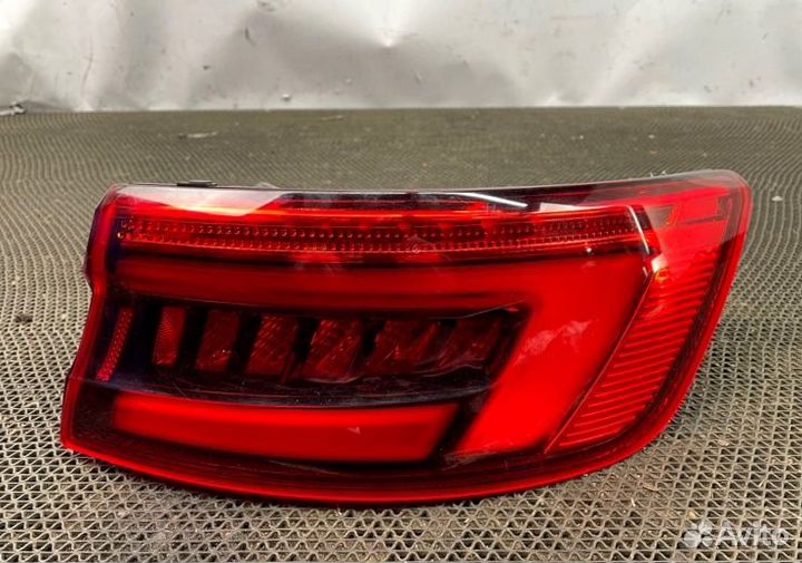 Фонарь Audi A4 B9 правый
