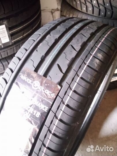 Royal Black Royal Performance 225/45 R18 95W