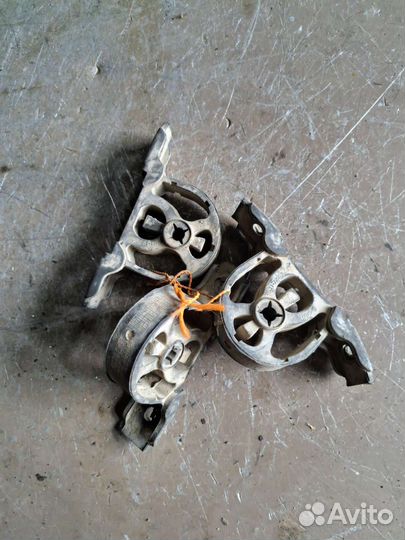 Крепление глушителя BMW E53