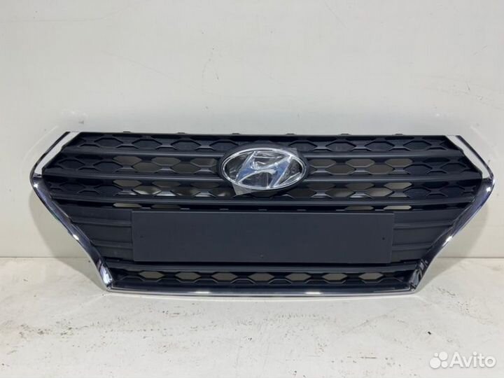 Решетка бампера передняя Hyundai Solaris 2