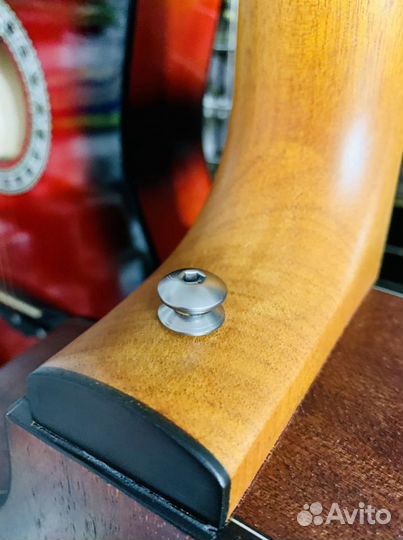 Акустическая гитара