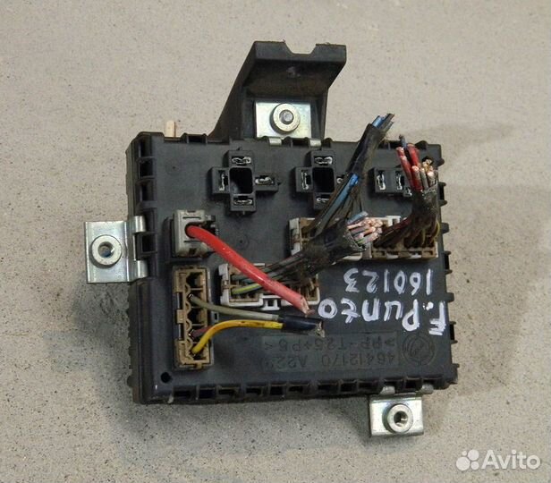 Блок предохранителей Fiat Punto 176