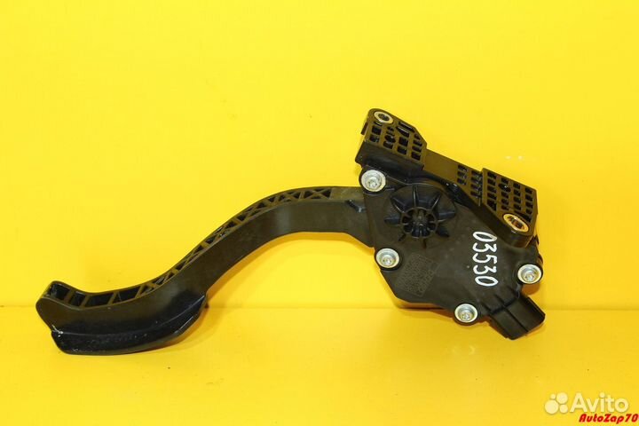 Lexus RX450h Педаль акселератора