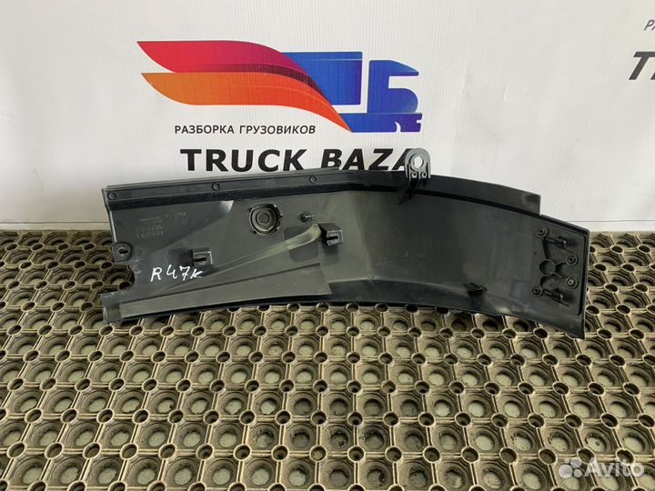 Угол жабо левый Renault T