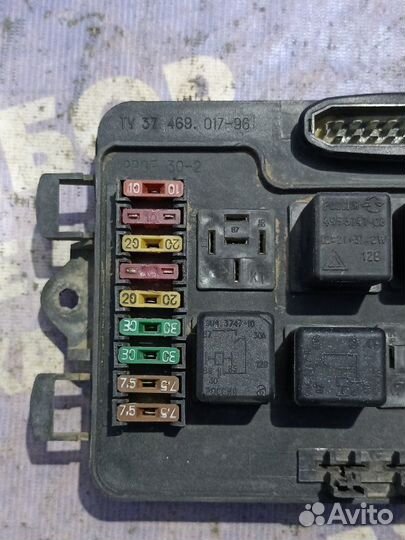 Блок предохранителей под капот Ваз Лада 2114