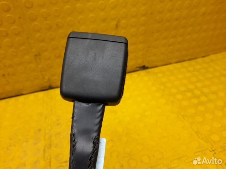 Ответная часть ремня безопасности передняя левая