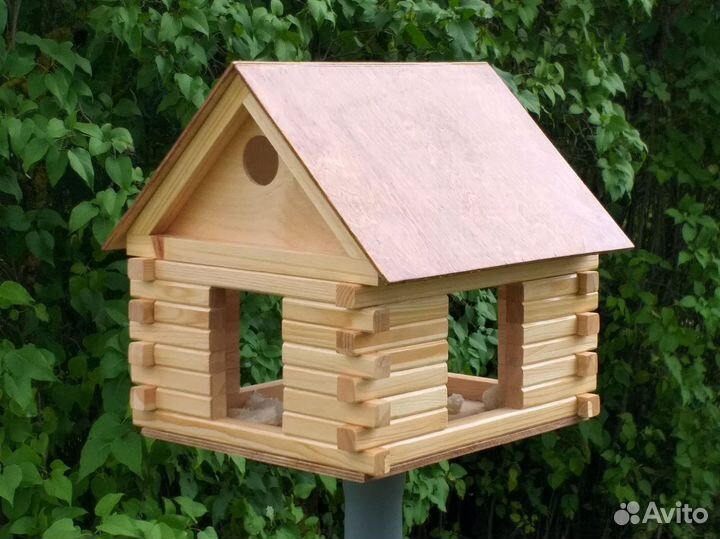 Кормушка для птиц из дерева