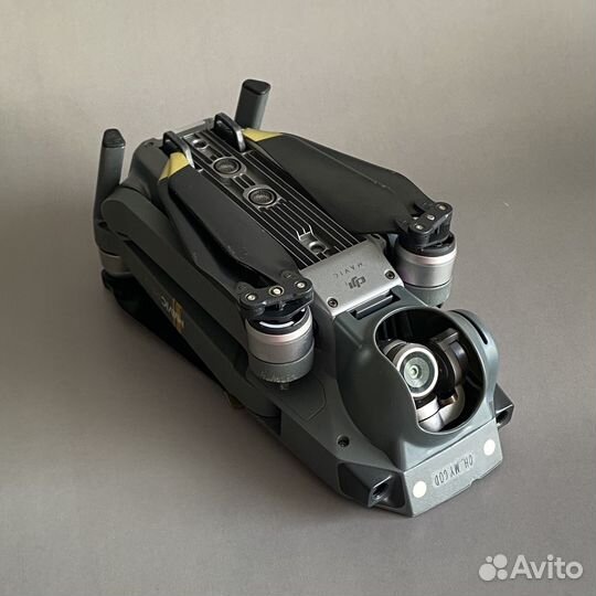 Квадрокоптер DJI Mavic Pro 1