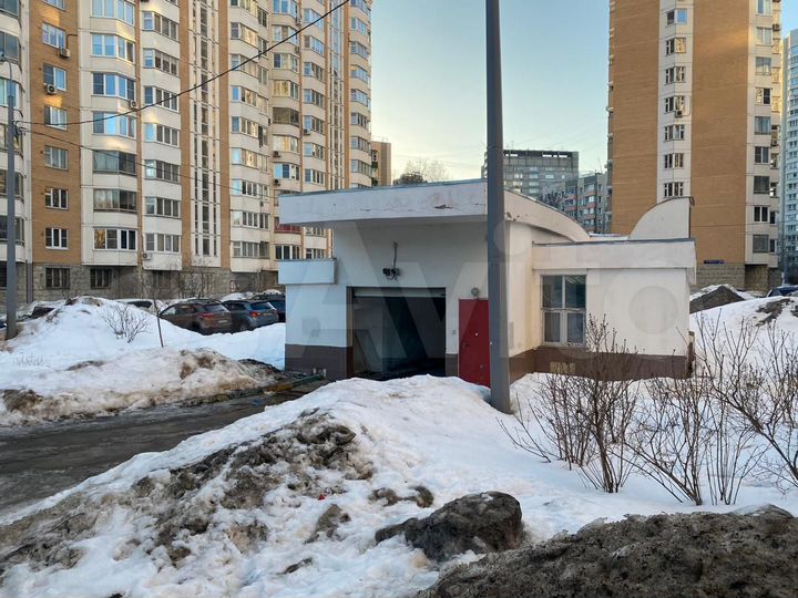 Машиноместо, 14 м²