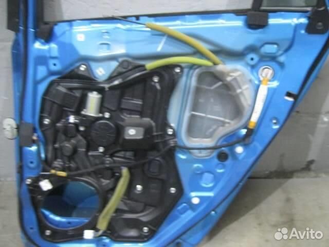 Мотор стеклоподъемника задний правый от Mazda Maz