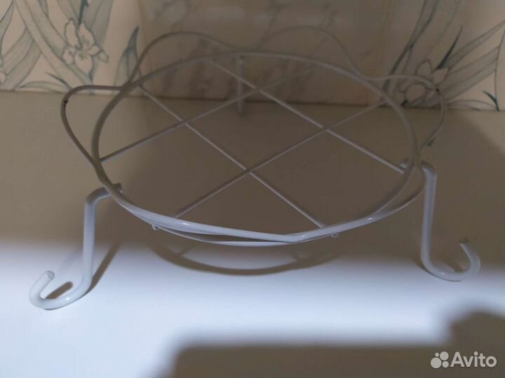 Подставка под цветы, графин и т. д