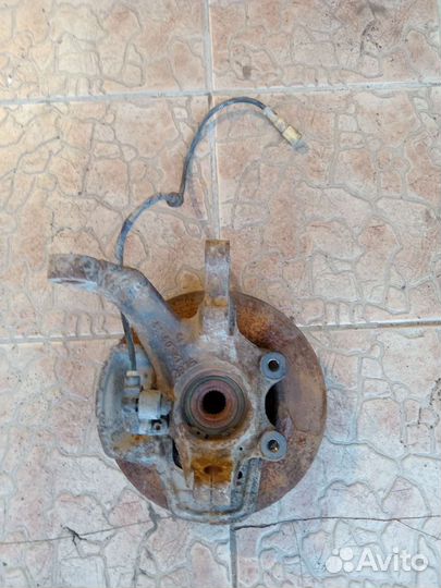 Кулак поворотный левый на опель корса в