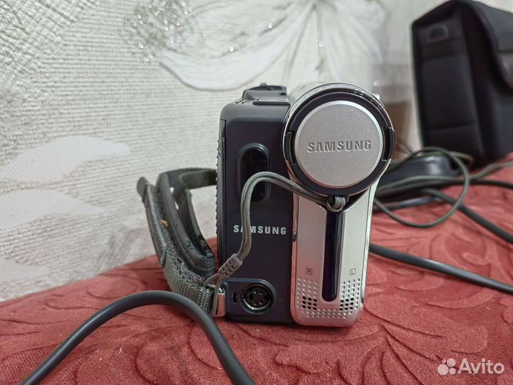 Цифровая видеркамера Samsung