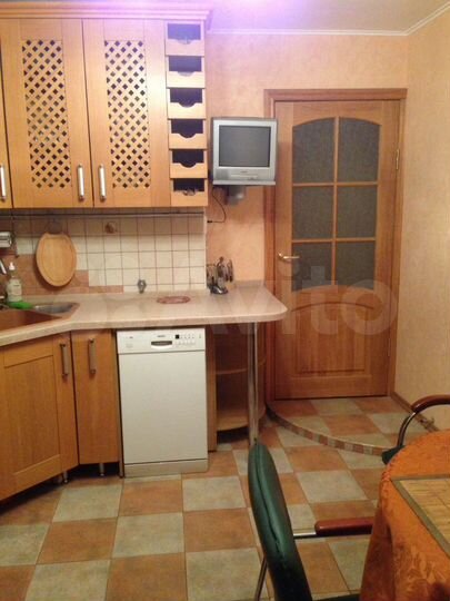 3-к. квартира, 85 м², 3/14 эт.
