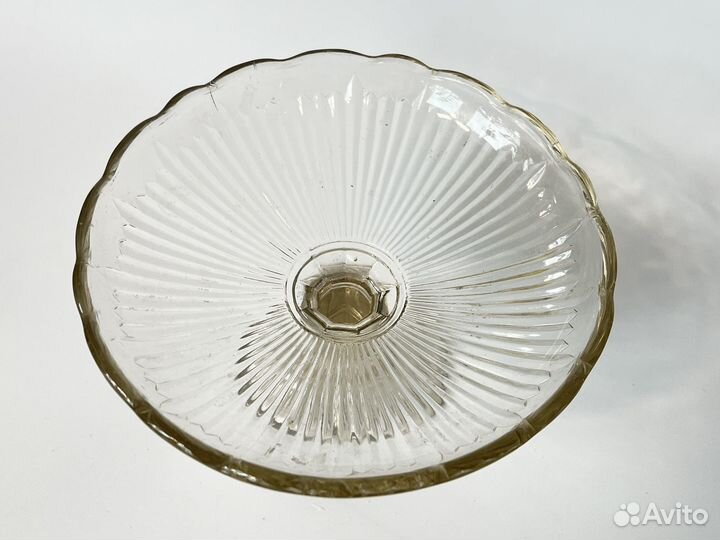 Ваза на ножке конфетница фруктовница СССР стекло