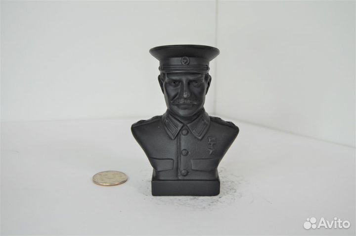 Бюст Сталин И. В. в фуражке чугун