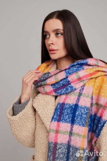 Женский теплый палантин