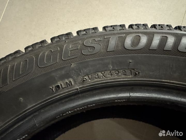 Bridgestone Blizzak VRX 215/55 R17