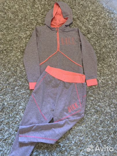 Спортивный костюм для девочки