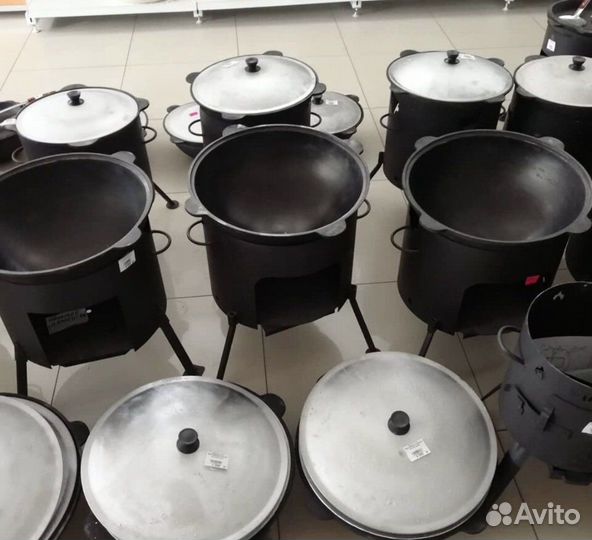 Чугунный казан с печкой