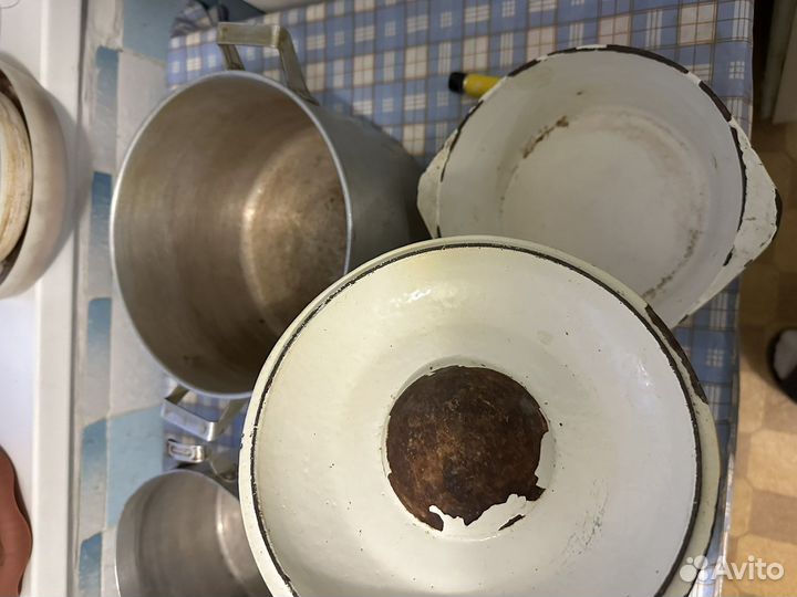 Кастрюля алюминиевая и чугунная