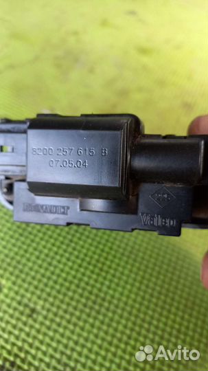 Замок багажника Рено - лагуна 2. Хэтчбек