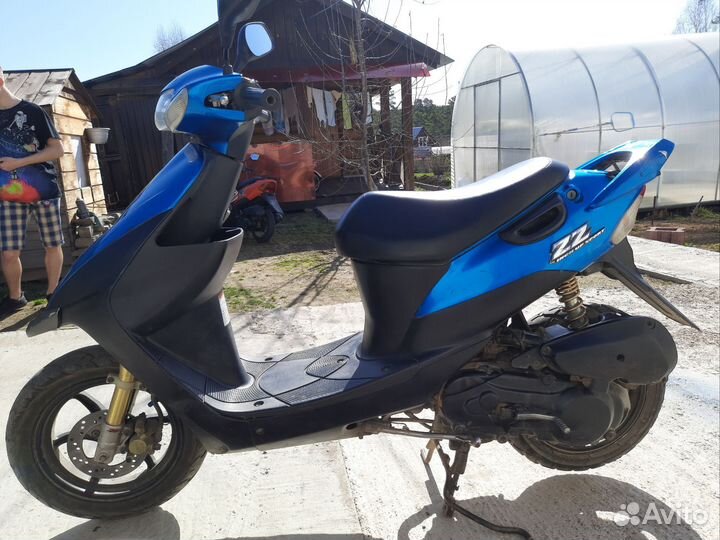 Продам скутер suzuki