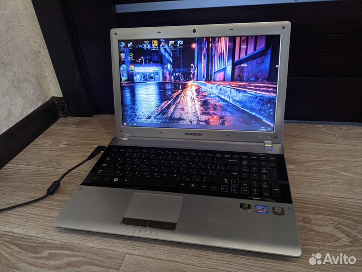 Samsung 6gb/Core i5/GeForce GT520M