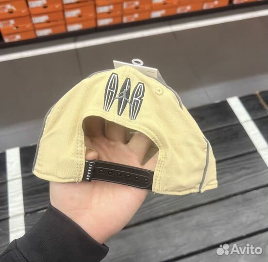 Бейсболки и кепки