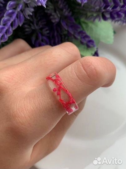 Кольца из эпоксидной смолы с сухоцветами