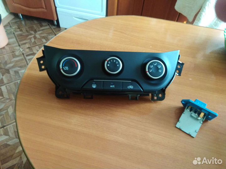 Климат контроллер