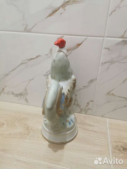 Фарфоровая статуэтка петушок