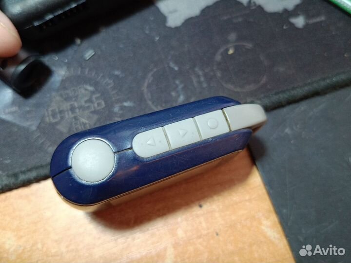 Продам брелок Starline A64