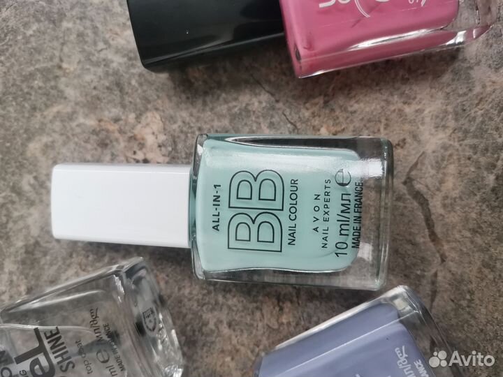 Лаки для ногтей и карандаш для губ новые Avon