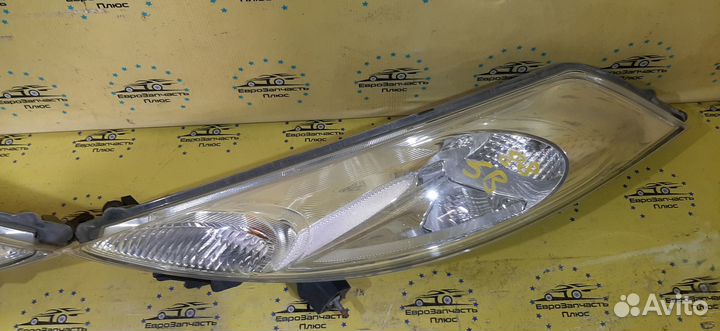 Фара передняя габарит, поворотник Nissan Juke F15