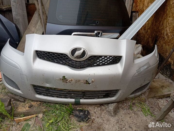 Бампер передний тойота витц