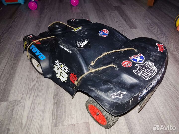 Радиоуправляемая машина 1 10