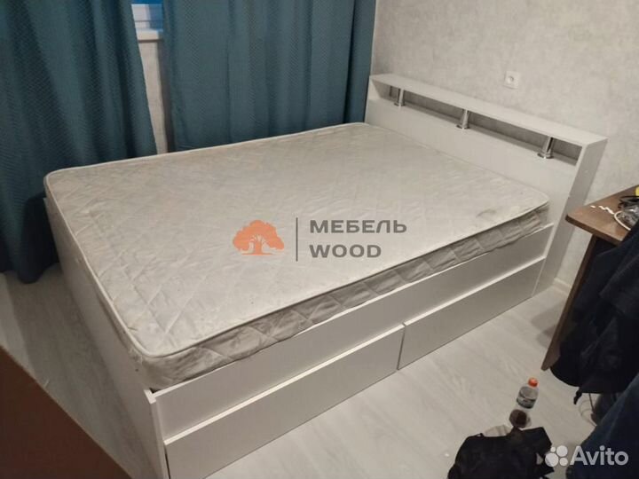 Кровать