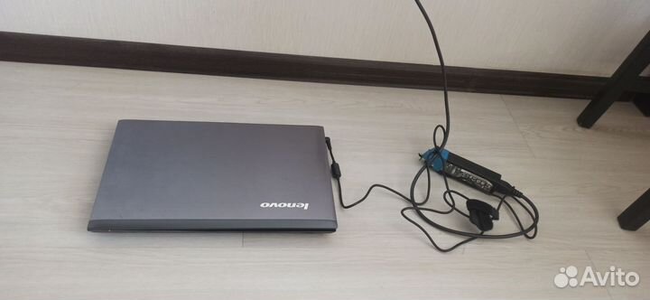 Ноутбук lenovo v560