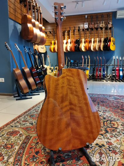 Электроакустическая гитара Yamaha FGX800C