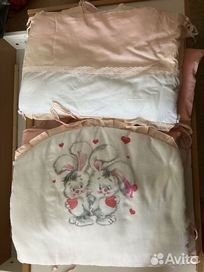 Детская кроватка с маятником и ящиком