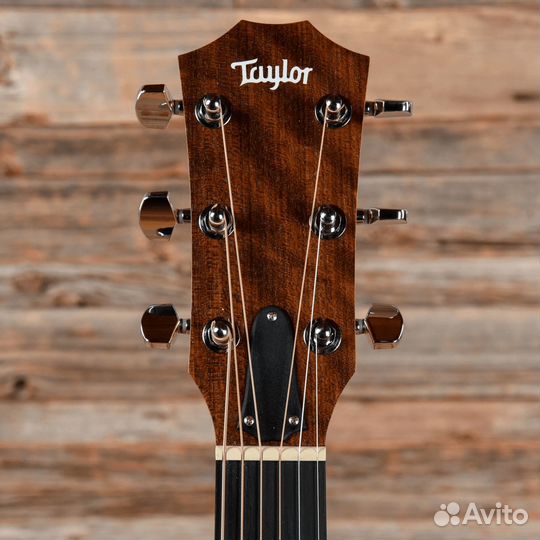 Электроакустическая гитара Taylor Academy 10e