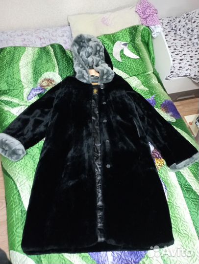 Искусственная шуба длинная с капюшоном