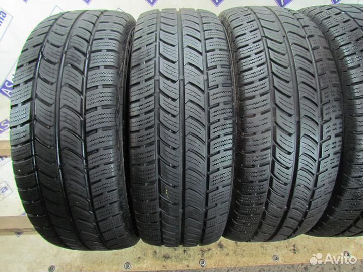 Continental VancoWinter 2 235/65 R16C 88R