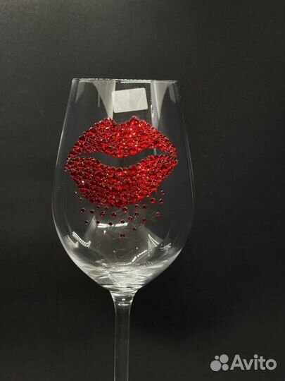 Инкрустация стразами