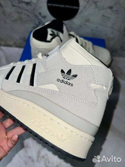 Кроссовки adidas